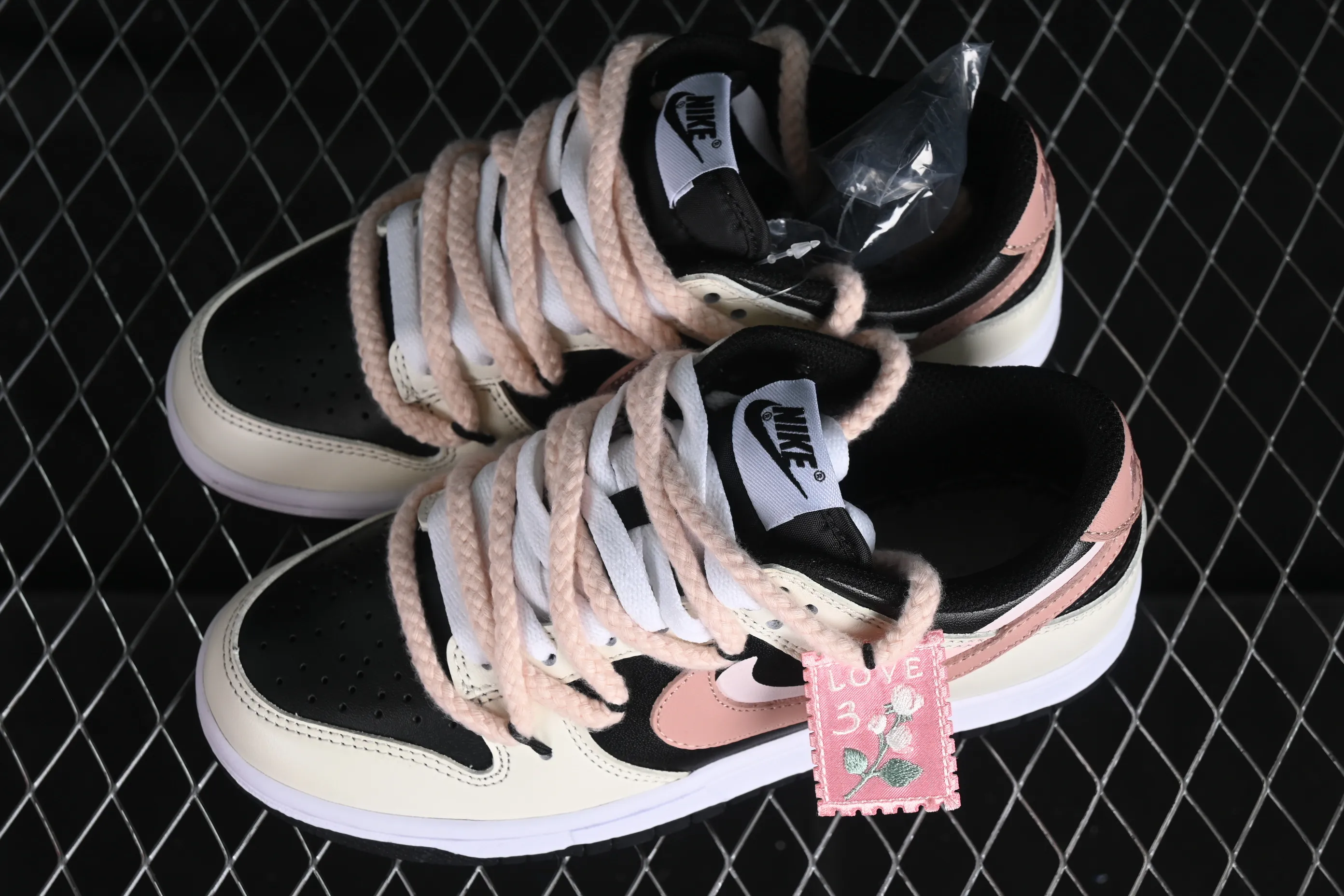 All categories Nk SB Dunk series Nk SB Dunk Low low-top sneakers Nk Dunk Low White Dream Garden Black and White SB low-top casual sneakers FD1232-001